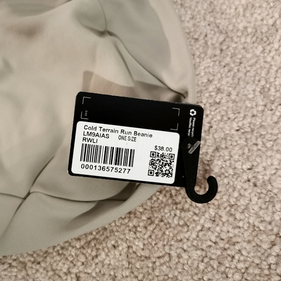 Lululemon cole terrain run beanie - Picture 4 of 4